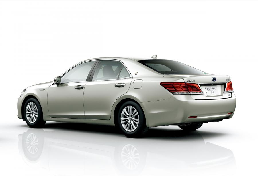  Toyota Crown Hybrid Royal Saloon (S210) 2012 года  (фото 5 из 14)